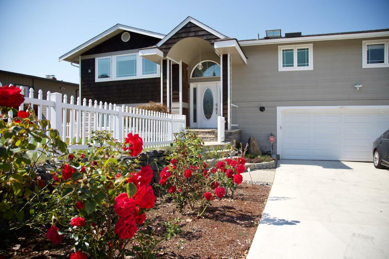 Scenic Lake View Home Tacoma Exterior photo